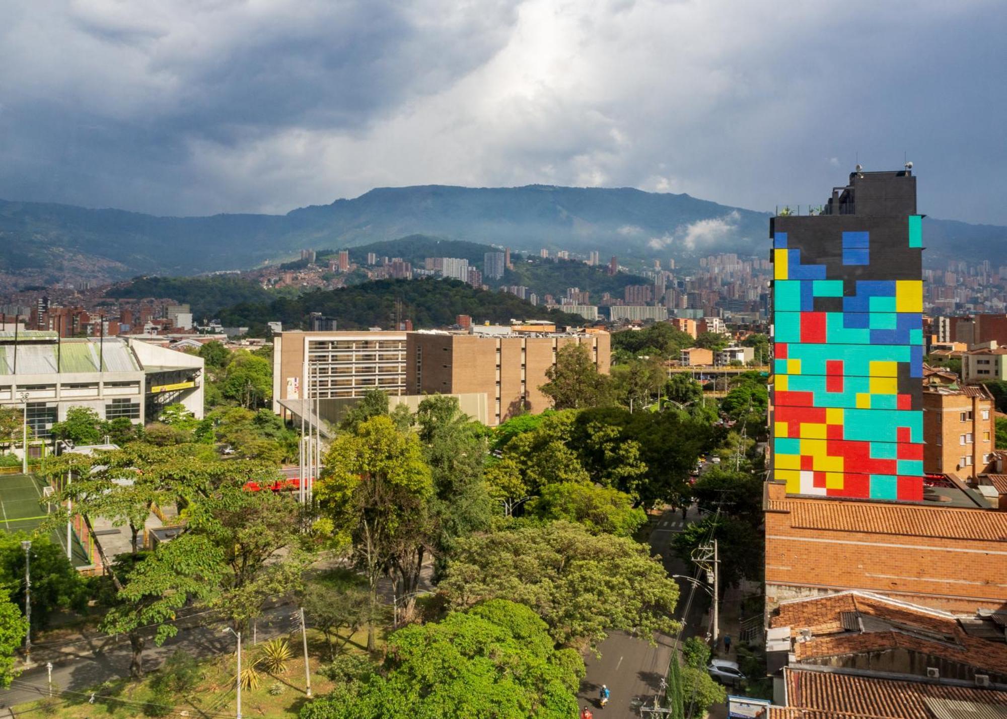 Luxury Laureles Loft Near Dining & Bars * Medellín