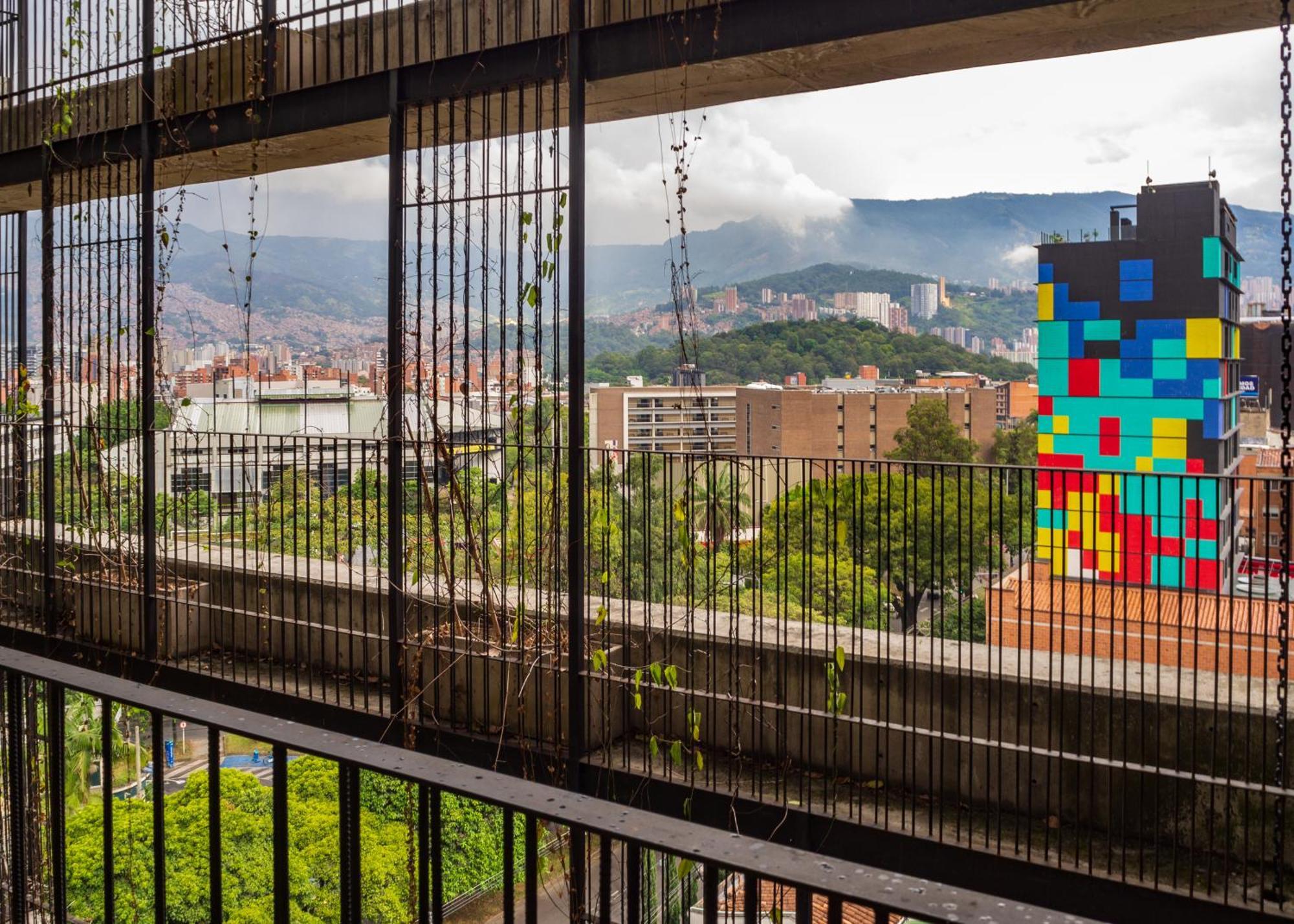 Luxury Laureles Loft Near Dining & Bars Medellín